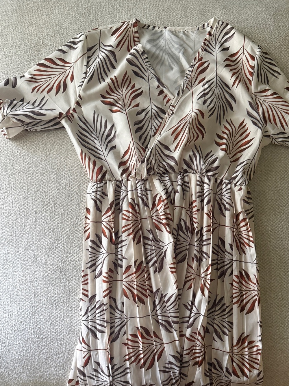 Tropical Leaf Print Pleated Maxi Dress - Picture 3 of 6